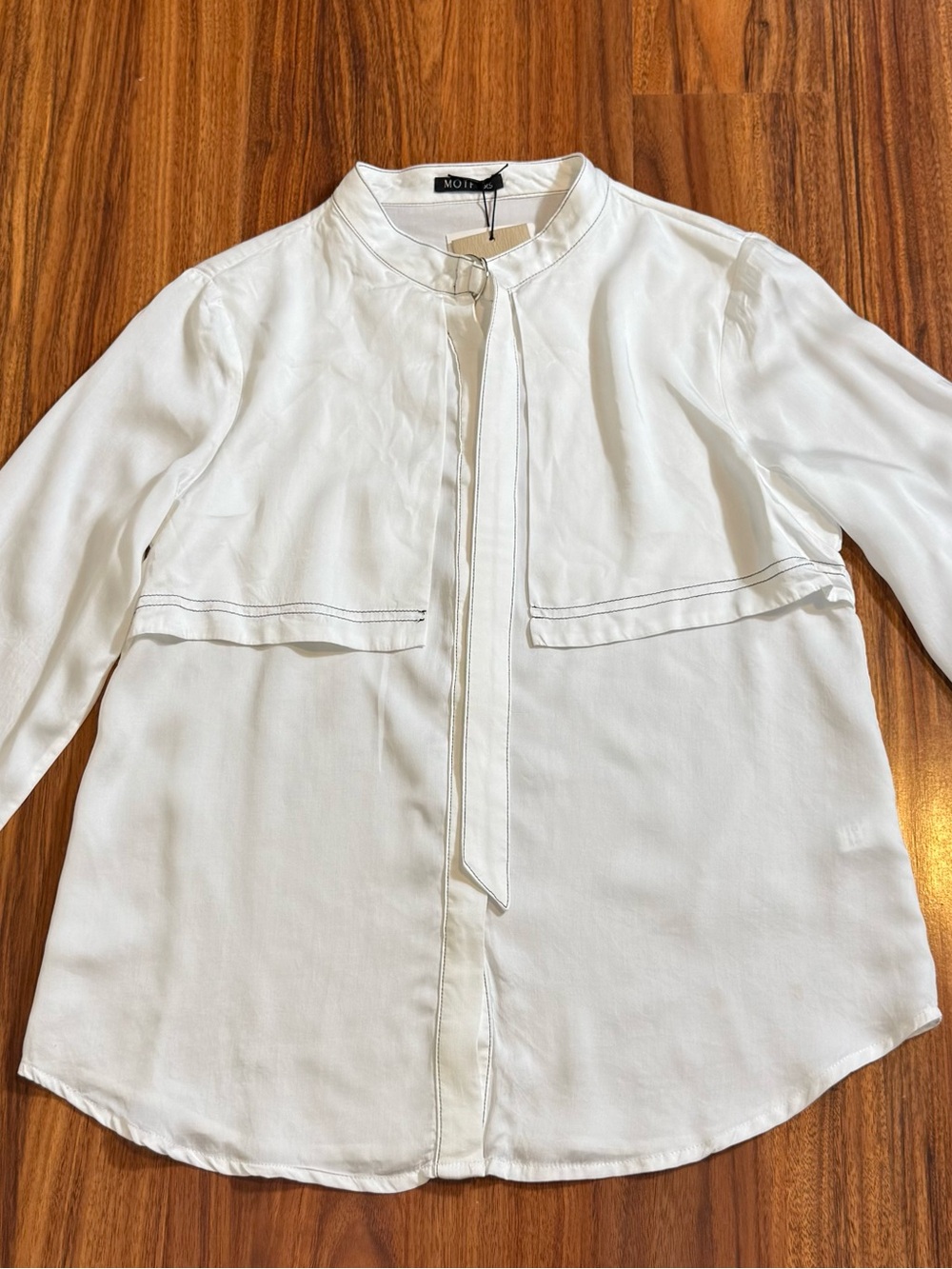 MOTF Women White Flowy Blouse with Contrast Stitching and Ring Detail - Size XS